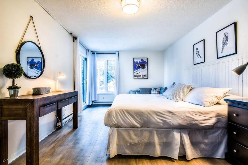 Chic Mt-Tremblant Condo With View On The Lake By Denstays Mont-Tremblant Exteriér fotografie