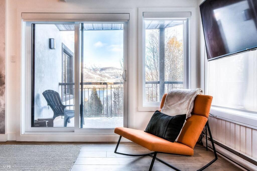 Chic Mt-Tremblant Condo With View On The Lake By Denstays Mont-Tremblant Exteriér fotografie