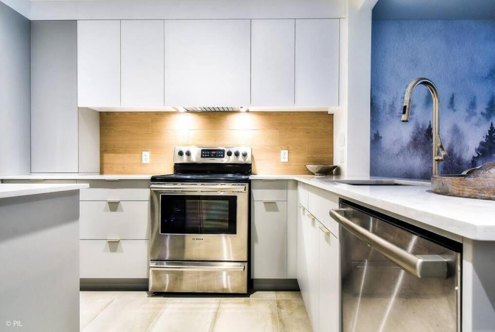 Chic Mt-Tremblant Condo With View On The Lake By Denstays Mont-Tremblant Exteriér fotografie